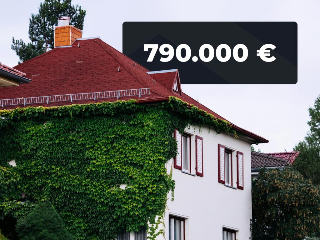 Immobiliengutachter von realgutachten Immobilienbewertung besichtigen ein haus in Mannheim im Rahmen einer Kaufberatung