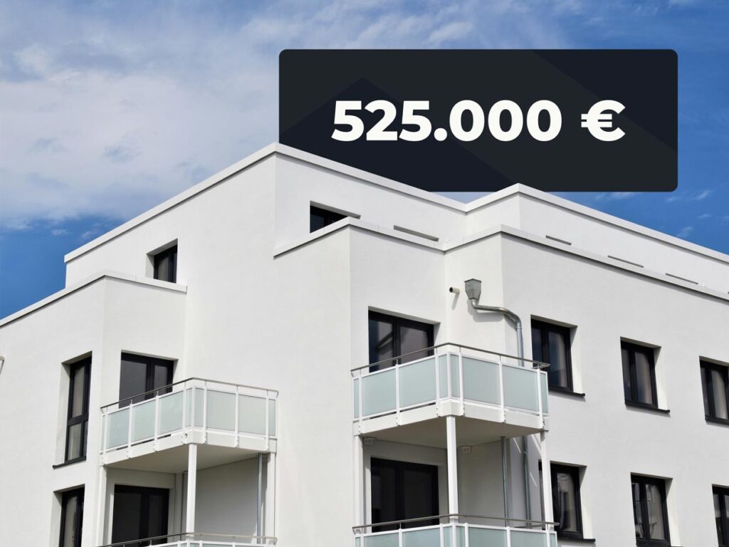 Immobiliengutachter von realgutachten Immobilienbewertung besichtigen eine Wohnung in Mannheim im Rahmen einer Kaufberatung